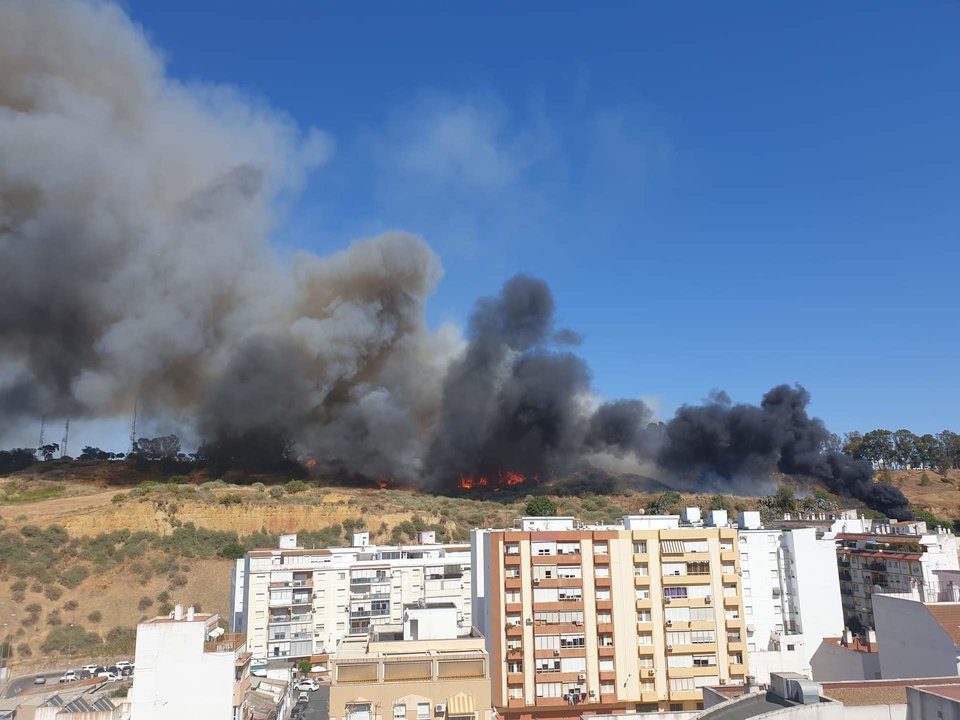 Incendio urbano en Huelva