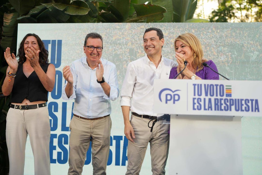 Mitin de Moreno, acompañado por González, López y Pilar Miranda