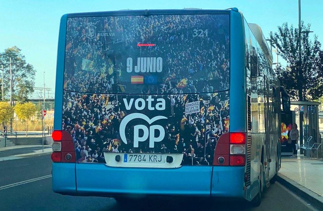 Publicidad PP autobuses de Huelva