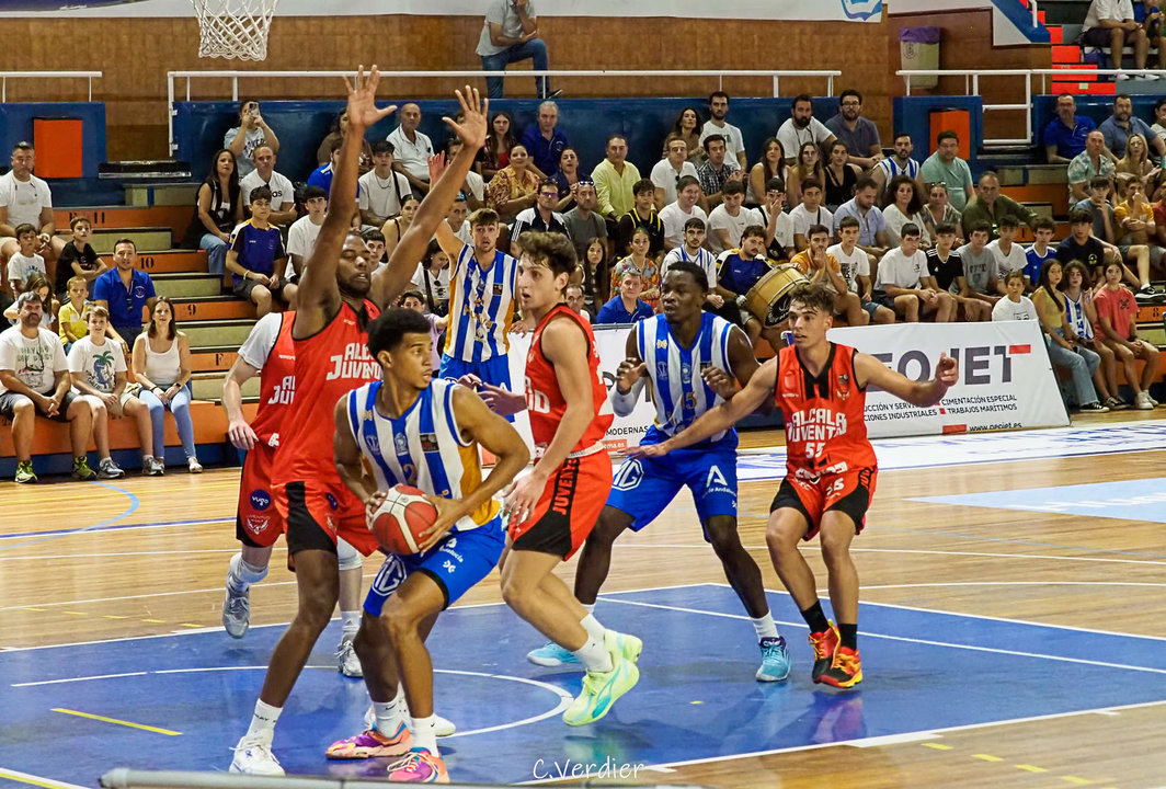 Un partido del Enrique Benítez en la LEB Plata.