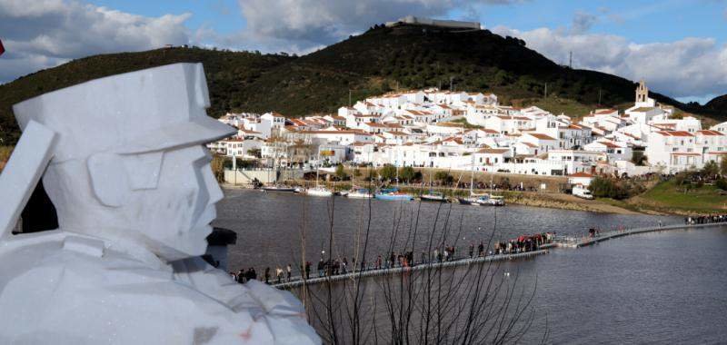 Imagen de Sanlúcar de Guadiana tomada desde el vecino Alcoutim