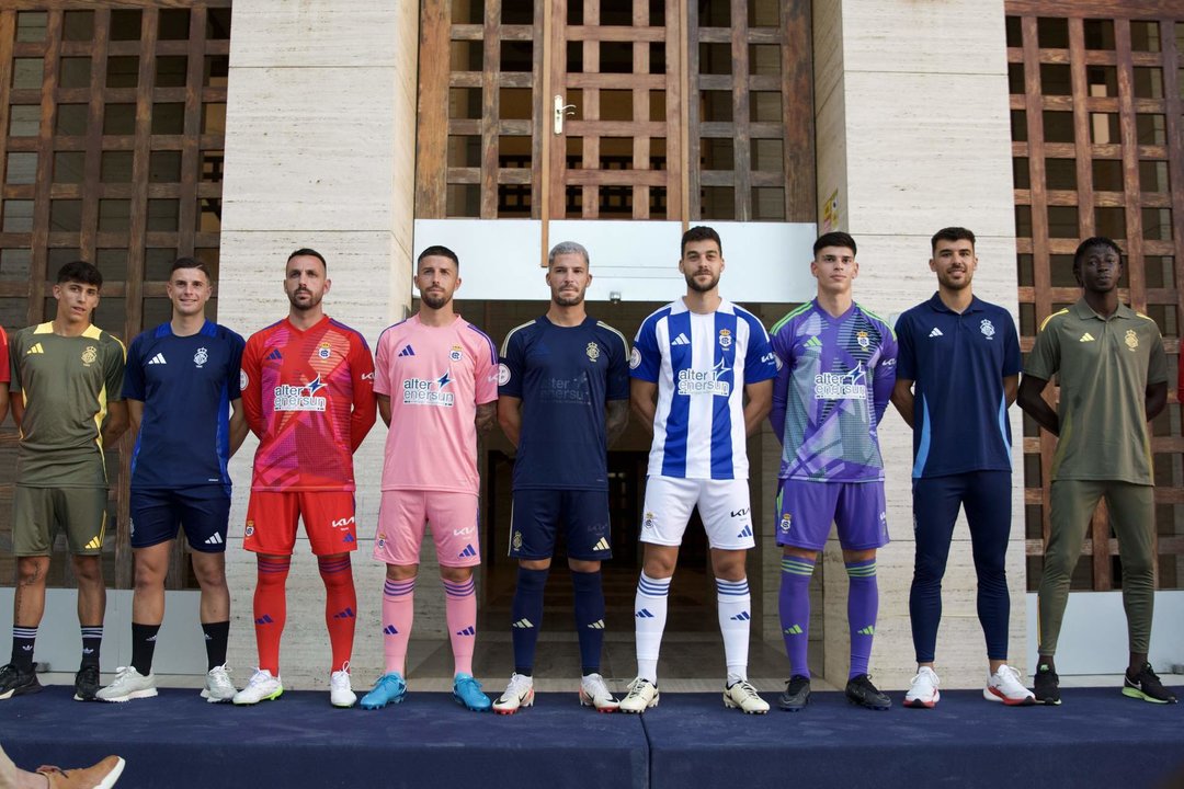 La gama de ropa deportiva del Recre para la temporada en ciernes.