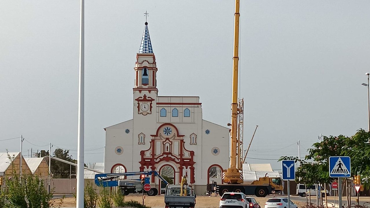 Ultimando la Portada de Colombinas, la Concepción