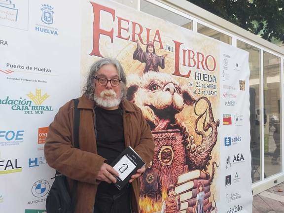 Manuel Moya en la Feria del Libro de Huelva