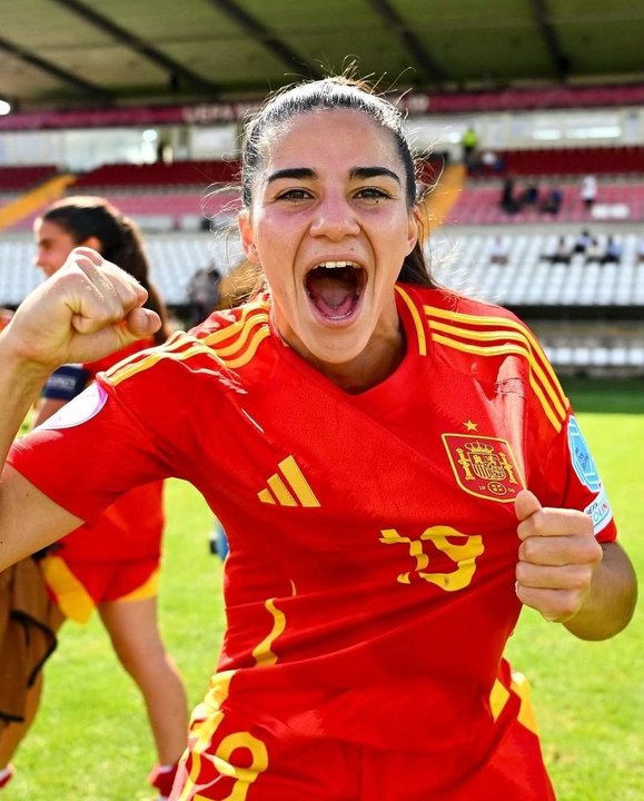 La ayamontina Bárbara López celebra su condición de Campeona de Europa.