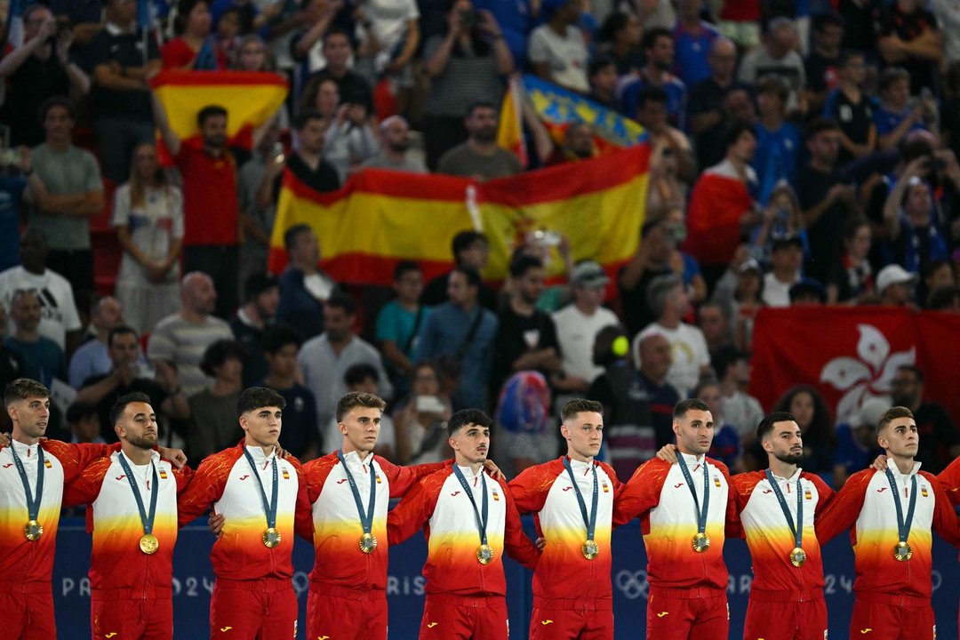 Fermín López con la medalla de oro.