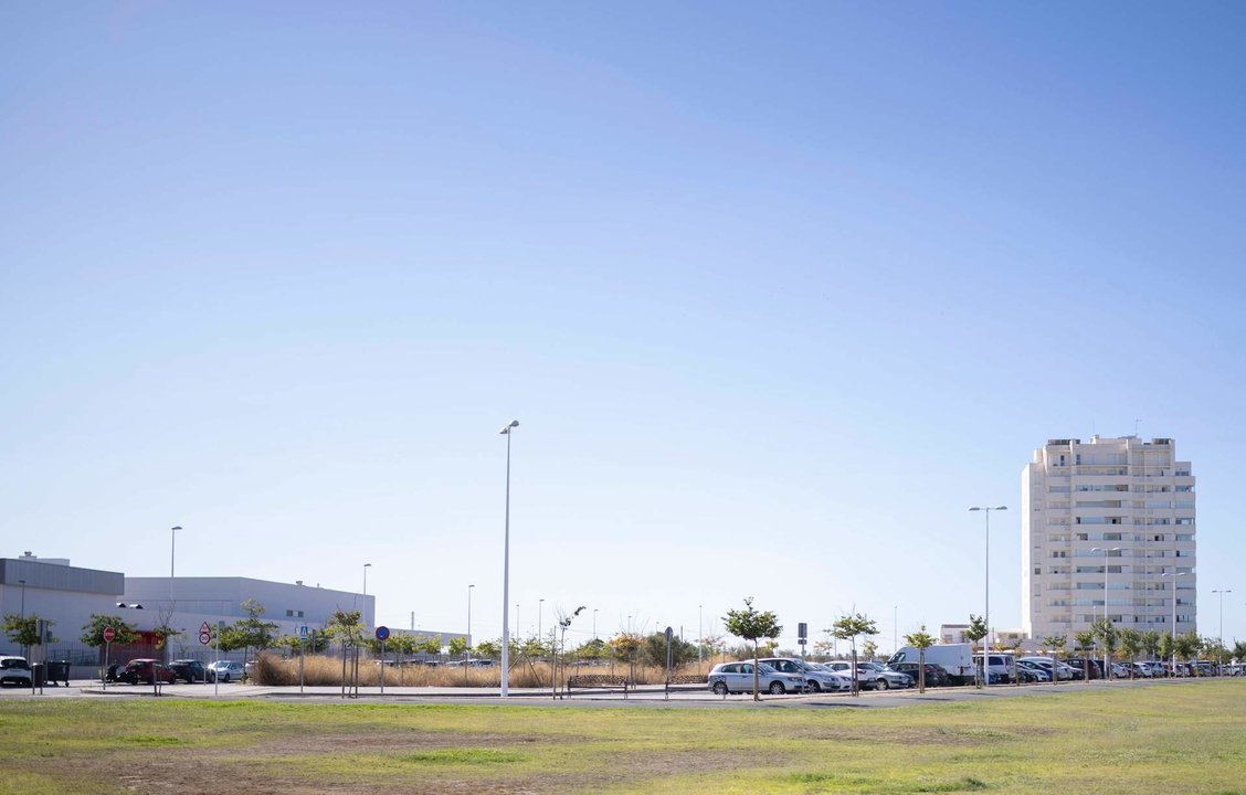 Parcela Residencia Mayores Ensanche Sur, junto a los terrenos que la Junta descontaminó para ubicar el