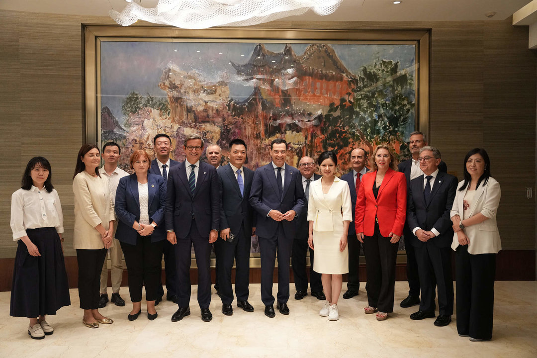 Foto de familia en el viaje de Moreno a China