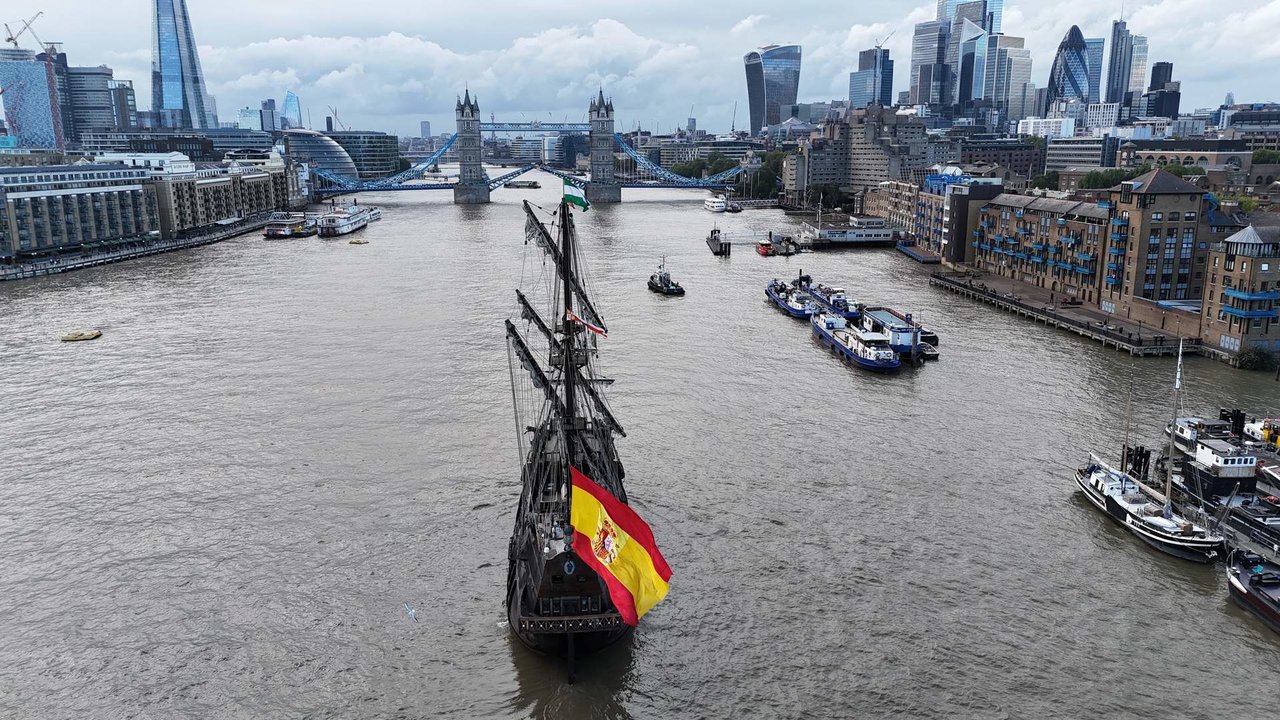 Galeón entrando en Londres